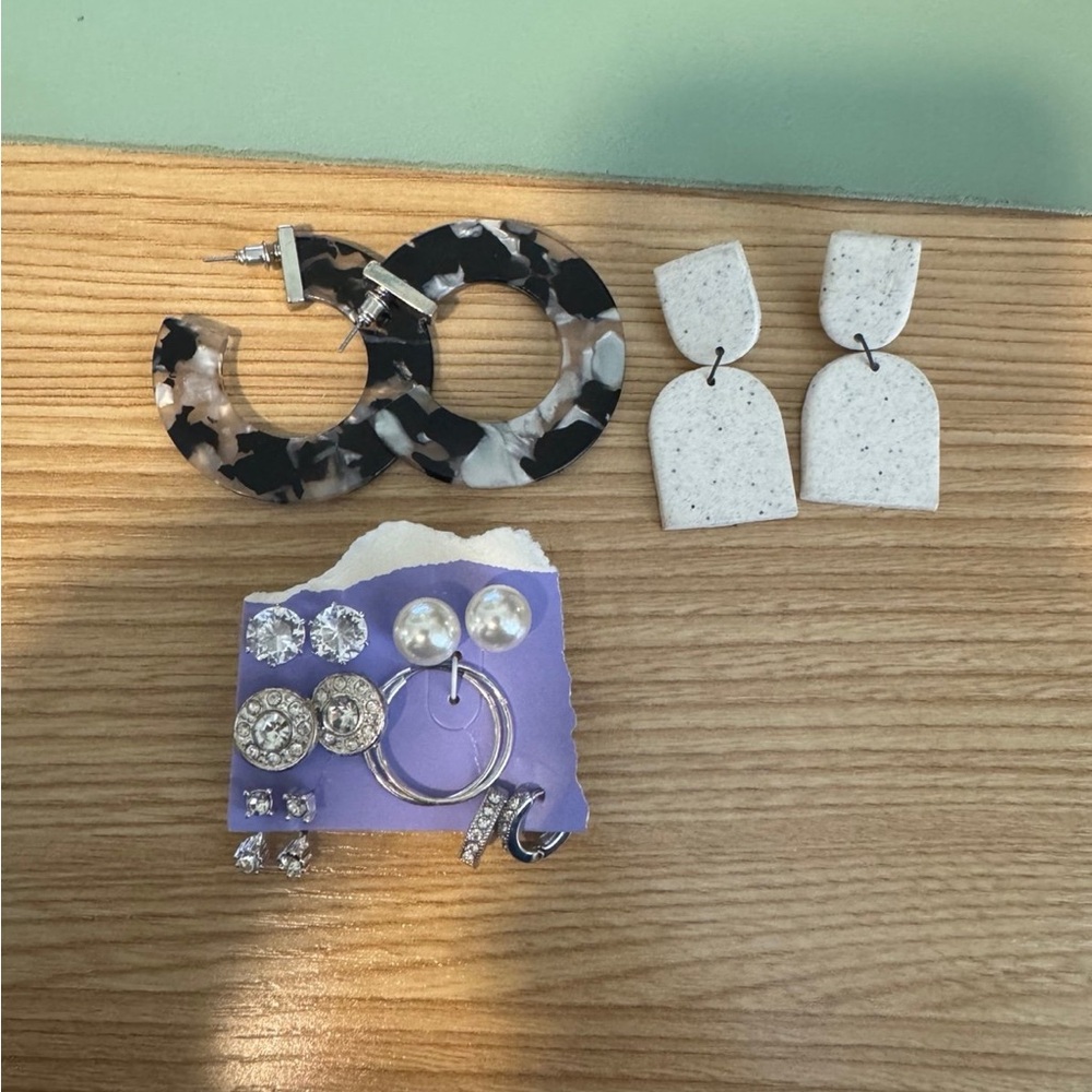 8 sets of earrings